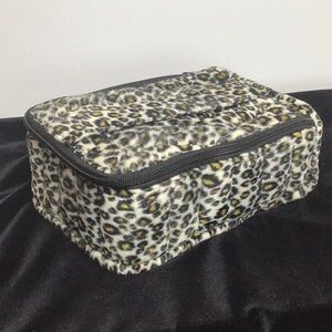 ESSENTIAL OIL TRAVEL CASE/HOLDER LEOPARD PRINT